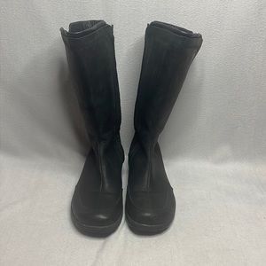 Teva Capistrano Tall Boots in Black size 8